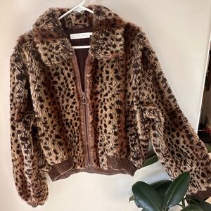 ASTR The Label Women’s Leopard Print Remy Faux Fur Coat Sexy Zip Up Rivbed Cuffs